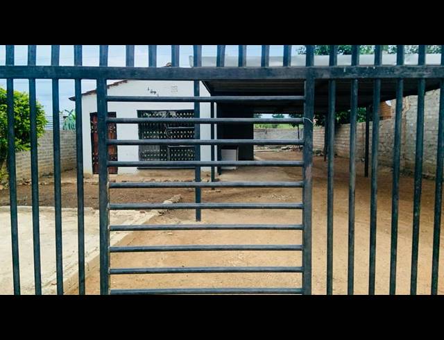 2 BEDROOM HOUSE FOR SALE IN SOSHANGUVE XX